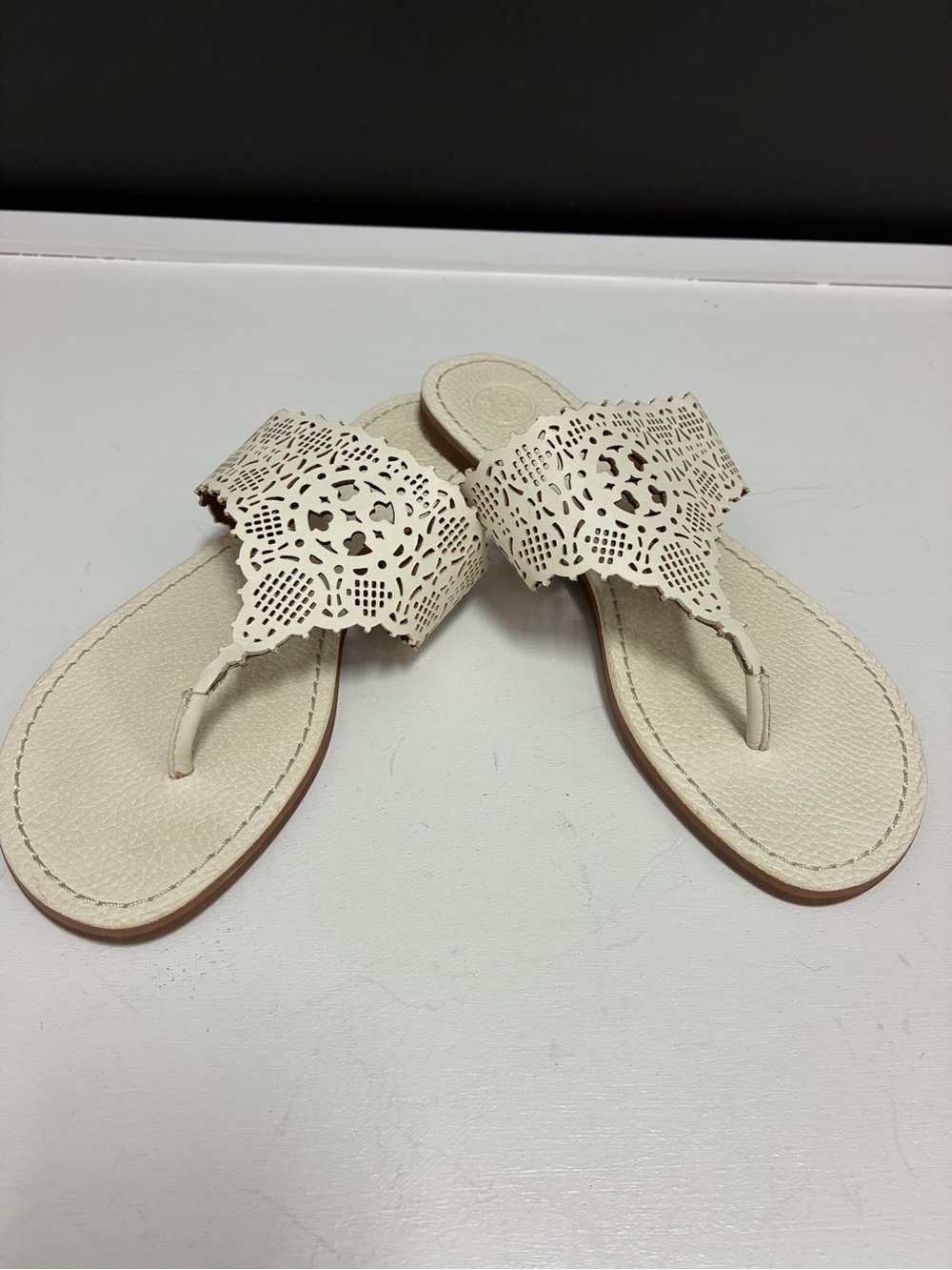 NWT Tory Burch Ivory Laser-Cut Thong Sandals